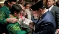Momen Haru di Jepang! Diaspora Abadikan Momen Bersama Prabowo Lewat Buku Paradoks Indonesia
