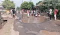 Jalan Provinsi Berubah Jadi Kolam Lele, Warga Way Khilau Tuntut Gubernur Buka Mata!