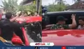 Viral Guru Silat di Serang Dibekuk Warga, Diduga Perkosa Murid dengan Modus Ritual Mandi Kembang Sejak 2025