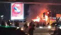 May Day di Bandung Mencekam: Massa 'Hitam' Susup Demo Mahasiswa, Pos Polisi Dirusak!