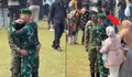 Viral Prajurit TNI Dipeluk Komandan saat Sendiri di Momen Kelulusan, Ternyata Emaknya Sempat Lewat tapi Nggak Ngeh!