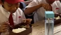 Cerita Guru SD di Wilayah Terpencil Sulteng, Rela Memasak untuk Siswa karena Belum Dapat MBG
