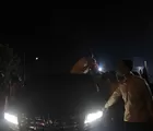 Momen Prabowo Hentikan Kendaraan di Tapanuli Selatan untuk Sapa Petugas Pencari Korban Hilang
