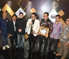 Dinilai Berprestasi, KPID Jabar Raih Anugerah KPID Inovatif dan Kolaboratif Pada Ajang KPI Award 2023.