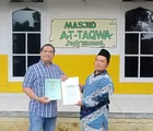 Irwan P Abdurrachman Wakafkan Tanah dan Beri Akta Yayasan Gratis untuk Ponpes Annazah Pasir Muncang