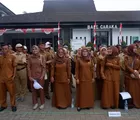 Semangat Kemerdekaan di Kiarapedes, Perangkat Desa dan Warga Gotong Royong Meriahkan HUT ke-79 RI