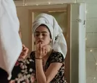 Rahasia Vaseline yang Jarang Diketahui! Bukan Sekadar Pelembap, Ternyata Bisa Jadi Pembersih Makeup dan Anti-Aging
