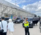 Wadir Lantas Polda Riau Pimpin Langsung Penguraian Kemacetan di Pekanbaru saat Long Weekend