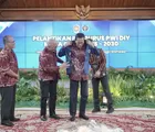 PWI Pusat Anugerahkan Anggota Kehormatan kepada Sultan HB X