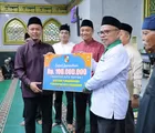 Sambangi Masjid Raya Senapelan, Wako Pekanbaru Beberkan Berhasil Mengaspal 42 dari Target 5 Km Jalan