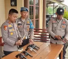Kapolsek Batu Hampar Pimpin Pengecekan Senpi Secara Berkala, Pastikan Kesiapan Operasional