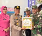Kapolres Rohil dan Ketua Bhayangkari Tinjau Pos PAM, Berikan Bingkisan kepada Petugas