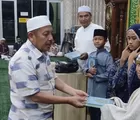 Kakanwil Kemenag Riau Serahkan Penghargaan Al-Qur'an bagi Anak yang Serius Tadarus