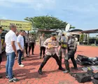 Kondisi siap Pakai, Kapolres Rohil Cek Kesiapan Peralatan Dalmas dan Ranmor Hadapi Situasi Nasional