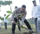 Dukung Green Policing, Kapolres Rohil Bersama Upika dan Masyarakat Panipahan Tanam Pohon 