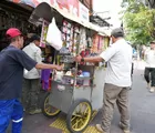 Pemkot Jakarta Timur Kembalikan Fungsi Trotoar Lewat Operasi Penertiban Serentak