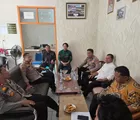 Jalin Silaturhami, Kapolsek Tapung Kunjungi Kantor Desa Petapahan