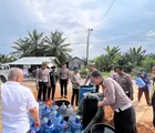 Wujud Nyata Kepedulian Polri untuk Masyarakat, Polda Riau Distribusikan 2.312 Paket Bansos, Bedah Rumah dan Air Bersih
