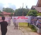 Ngakak, Keluarga Selegram Pekanbaru Berdarah Aceh Didatangi Penagih Hutang sambil Joget-Joget