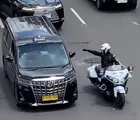 Mobil Menteri Berpelat RI 36 Viral! Tindakan Patwal Membelah Kemacetan Jadi Sorotan Netizen