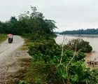 Tebing Muara Tombang Longsor Lagi, Akses Jalan Tanjung-Lubuk Jambi Terancam Putus