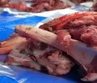 Bahaya Terselubung Kantong Kresek Hitam untuk Bungkus Daging Kurban