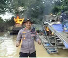Gempur Tambang Emas Ilegal, 145 Rakit PETI di Batang Kuantan Dibakar  oleh Tim Gabungan TNI - POLRI