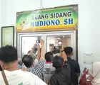 Ruang Sidang Penuh, PN Pekanbaru Bantah Larang Wartawan Meliput Sidang Tipikor