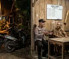 Polsek Rangkasbitung Patroli Dialogis Sambangi Warga di Pos Ronda Perum Mutiara Lebak