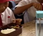 Guru Rela Masak untuk Murid, Curhatan SD Pelosok yang Belum Kebagian MBG Viral