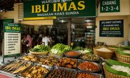 Warung Nasi Ibu Imas Bandung Selalu Ramai, Ini Rahasia Kuliner Sunda Legendaris yang Tak Pernah Sepi