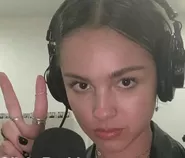 Lirik Lagu what’s wrong with me, Olivia Rodrigo feat Robert Smith, Legend!