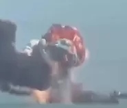 Kapal Perang Amerika Terbakar Lalu Tenggelam di Selat Hormuz Setelah Terkena Rudal Iran