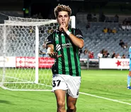 Pemain Sepak Bola Kelahiran Hawai Amerika Serikat Luke Vickery Mengambil Sumpah Menjadi WNI
