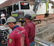 Revitalisasi Sungai Cikunten Dikeluhkan Warga, Pasokan Air Irigasi Menurun dan Petani di Tasikmalaya Terdampak