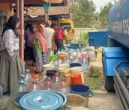 Tagana dan Donatur Salurkan 18.000 Liter Air Bersih ke Warga Desa Cibalanarik Kabupaten Tasikmalaya