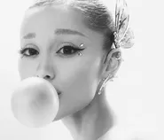 Lirik Lagu kiss me, Ariana Grande