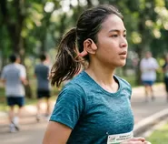 Dasar Teknologi Earphone Bone Conduction "Penyelamat" Pelari Ternyata Sudah Dikenal Ratusan Tahun Lalu!