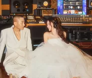 Yoon Bomi Apink dan Produser Rado Resmi Menikah