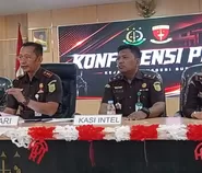Mafia pupuk subsidi di Subang mulai dibongkar, Kejari geledah 3 lokasi dan sita dokumen penting