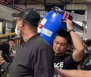 Bupati Klaten Hamenang tiba di Gedung KPK, penyidik bawa tong biru yang diduga tempat simpan uang