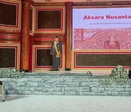 Ponggawa Kraton Majaphit Jakarta Peragakan Penulisan Aksara Nusantara, Dewan Guru Besar UGM Berikan Apresiasi