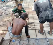 Babinsa Dampingi dan Kawal Percepat Pembangunan Jembatan. Gantung Garuda di Pagaruyung, Bengkulu Utara
