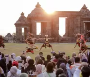 IDM Hadirkan Liburan Nyaman Penuh Makna Pada Momen Liburan Sekolah di Candi Prambanan & Keraton Ratu Boko