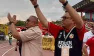 Braditi Moulevey Ajak Suporter Padati Stadion Agus Salim Saat Semen Padang FC vs Persis Solo