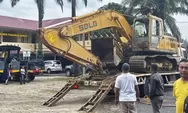 8 Pelaku Tambang Ilegal di Pasaman Barat Ditangkap, Ekskavator Sedang Beroperasi Disita
