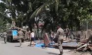 Fasum Diserobot Bangunan, Satpol PP Padang Lakukan Pembongkaran