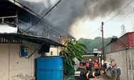Api Membesar dari Lantai Dua, Gudang Ikan di Padang Hangus Terbakar