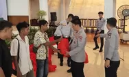 Apresiasi Pengabdian, Pemko Padang Beri Bingkisan Lebaran untuk Penjaga Perlintasan Kereta Api