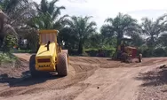 Pemkab Dharmasraya Mulai Rehabilitasi Ruas Jalan Simpang Tiga Sitiung Lama–Pulai, Infrastruktur Dasar Terus Dibenahi